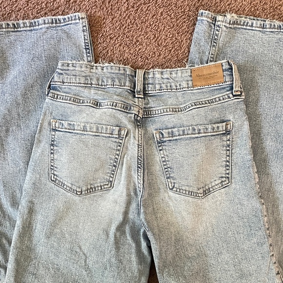 Abercrombie Kids High Rise Wide Leg Light Blue Jeans - Picture 4 of 6